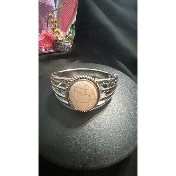 Aztec metal Cuff Bracelet - Picture 2 of 7